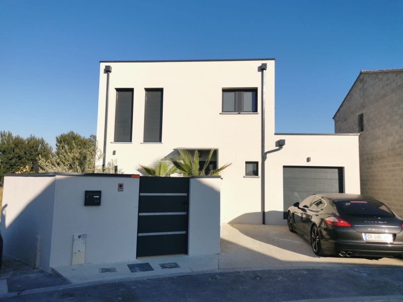 Fabrication est Installation de boîte à eau pour une maison du côté de Avignons dans le Vaucluse 84